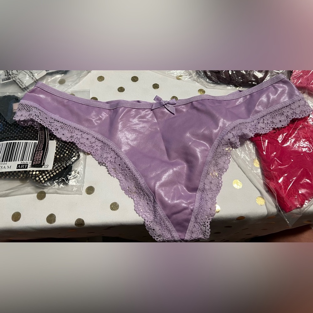 VICTORIA SECRET Cheeky panty size Medium - Picture 4 of 4